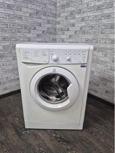 Стиральная машина Indesit IWUB 4085 Стиральная машина Indesit IWUB 4085